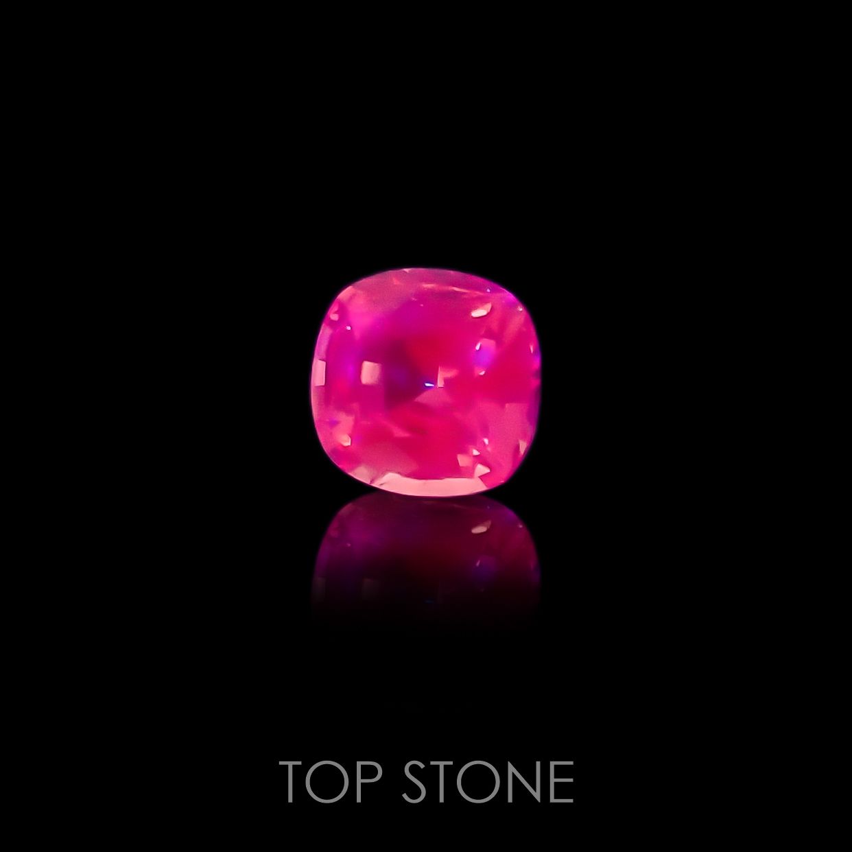 ホットピンクスピネル タンザニア産 ルース 0.2ct[210510854]3.5×3.4mm前後