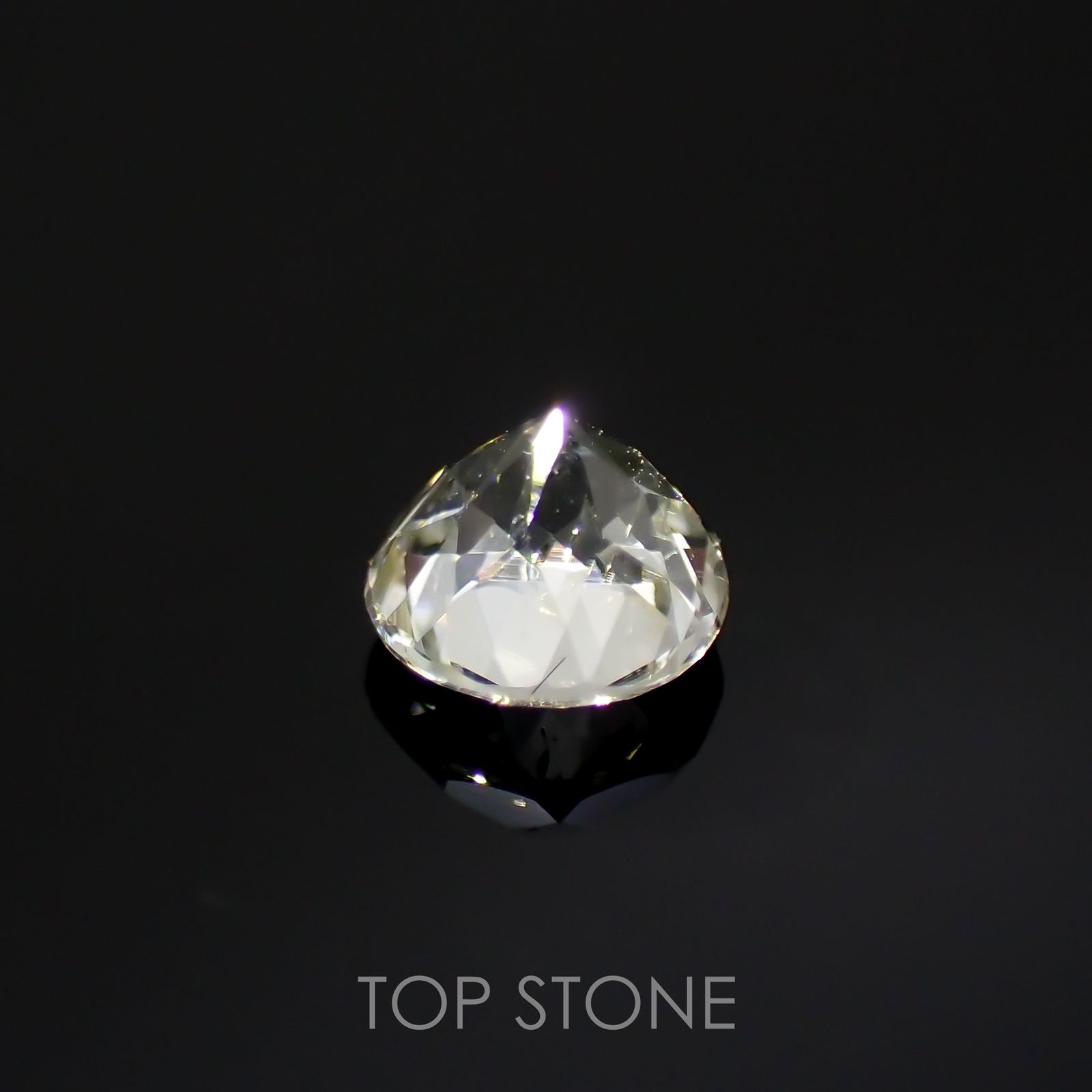 リューコガーネット(宝石名ホワイト グロッシュラー・ガーネット)ビルマ産 0.26ct 識別済[220115444]3.6x3.6mm前後
