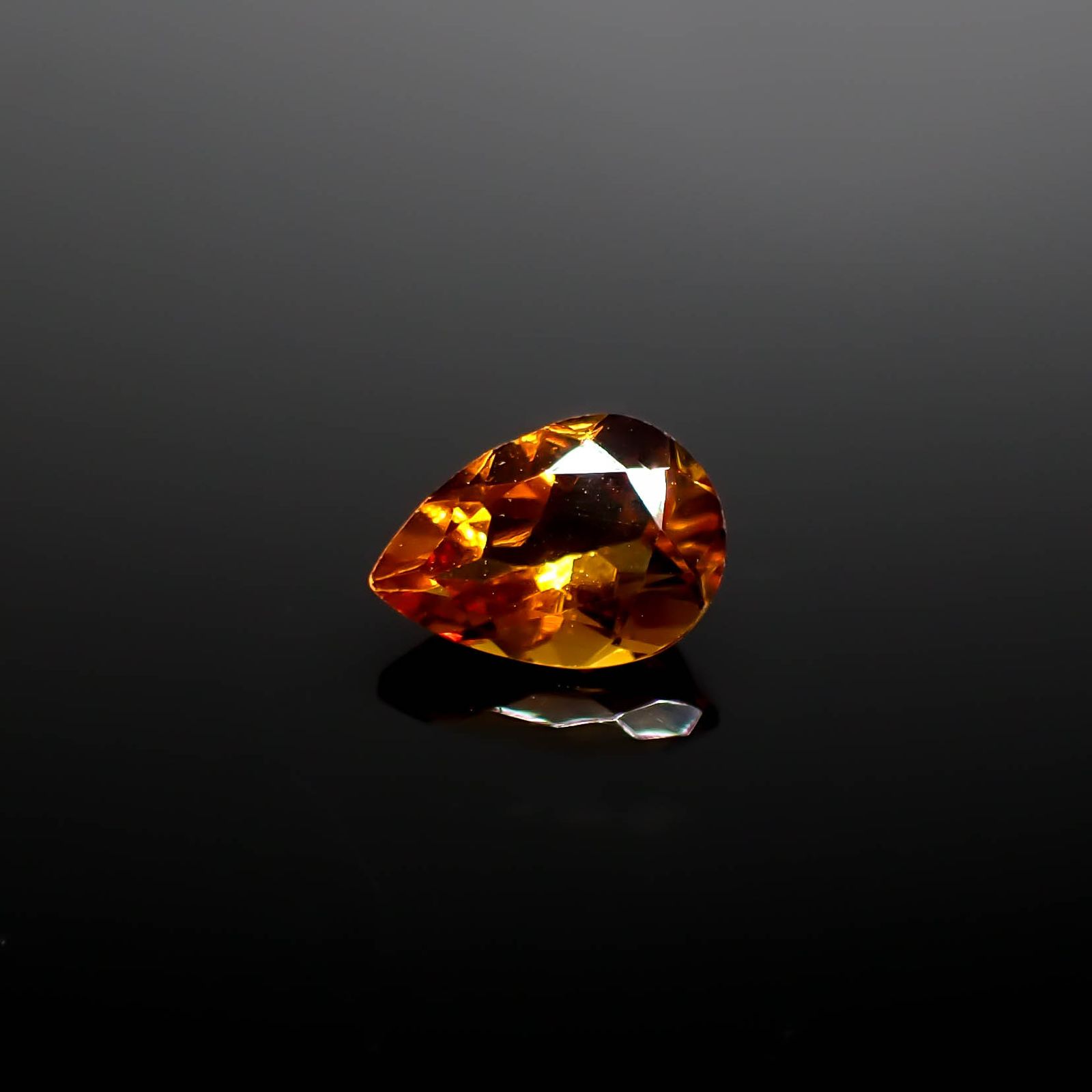 マデイラシトリン ブラジル・ミナスジェライス州産 1.73ct [250630577]10.1x7.1mm前後