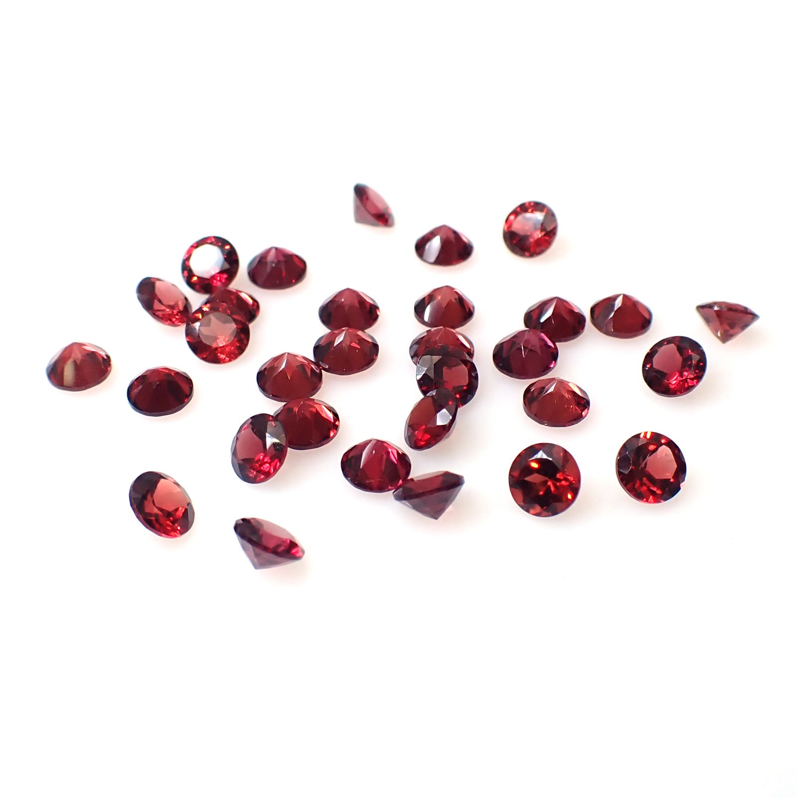 <ランダムセレクト1個販売>パイラルスパイトガーネット モザンビーク産 約0.28ct [250129788-PAC]4x4mm前後