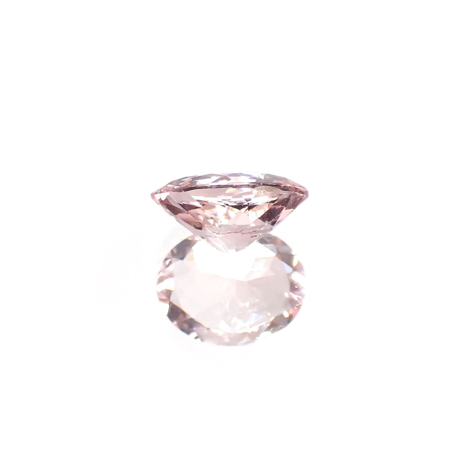 モルガナイト ブラジル/モザンビーク産 2.09ct / 10.1x8.1mm前後 [231224875]