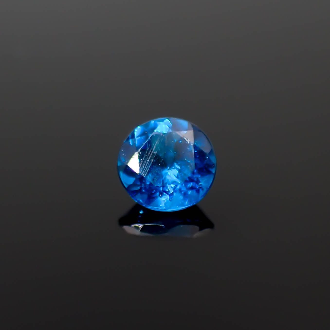 ディープブルーアパタイト マダガスカル産 0.41ct[240828632]4.8x4.7mm前後