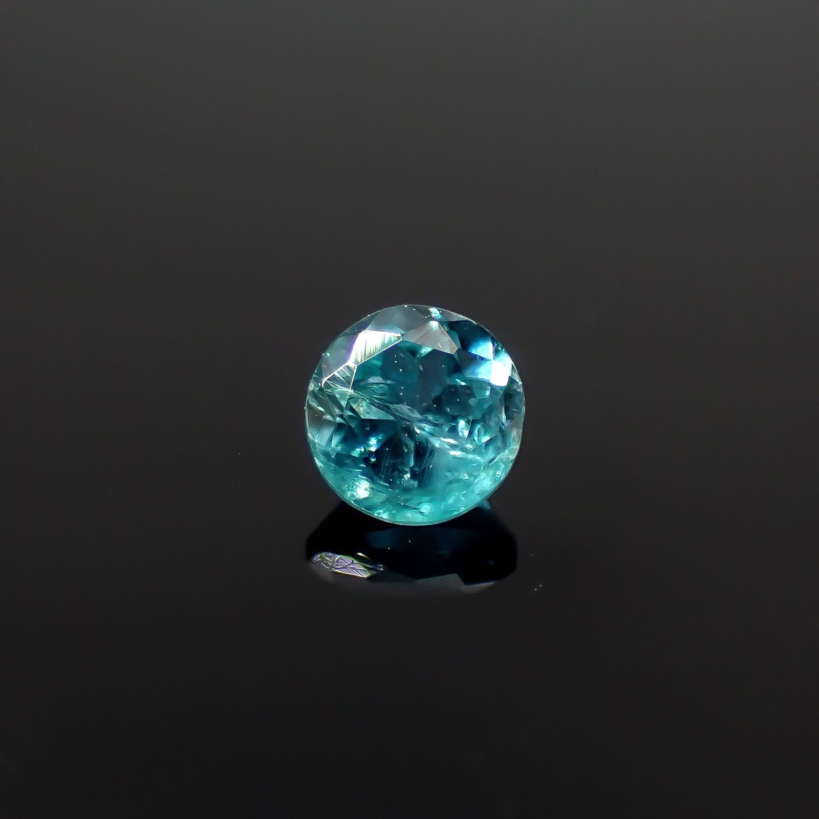 グランディディエライト マダガスカル産 0.19ct [250730680]3.5x3.5mm前後