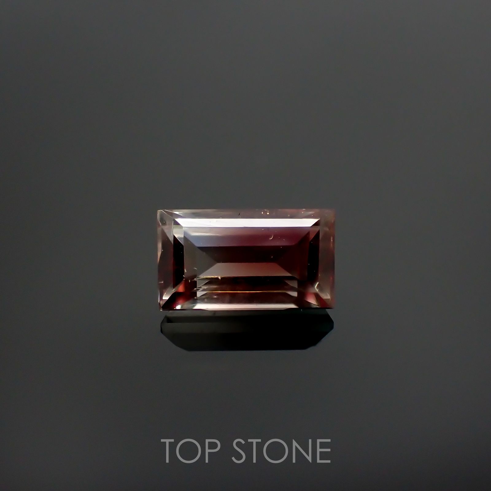 バイカラーオレゴンサンストーン(宝石名バイカラー・ラブラドライト) アメリカ・オレゴン州産 0.83ct 識別済[210711955]7.3×4.1mm前後