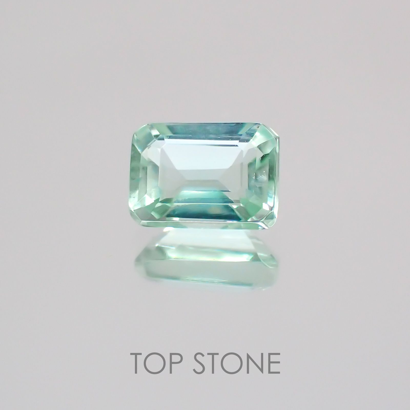 ミントベリル(宝石名グリーン・ベリル) ブラジル産 0.46ct 識別済[21079834]5.4×3.7mm前後