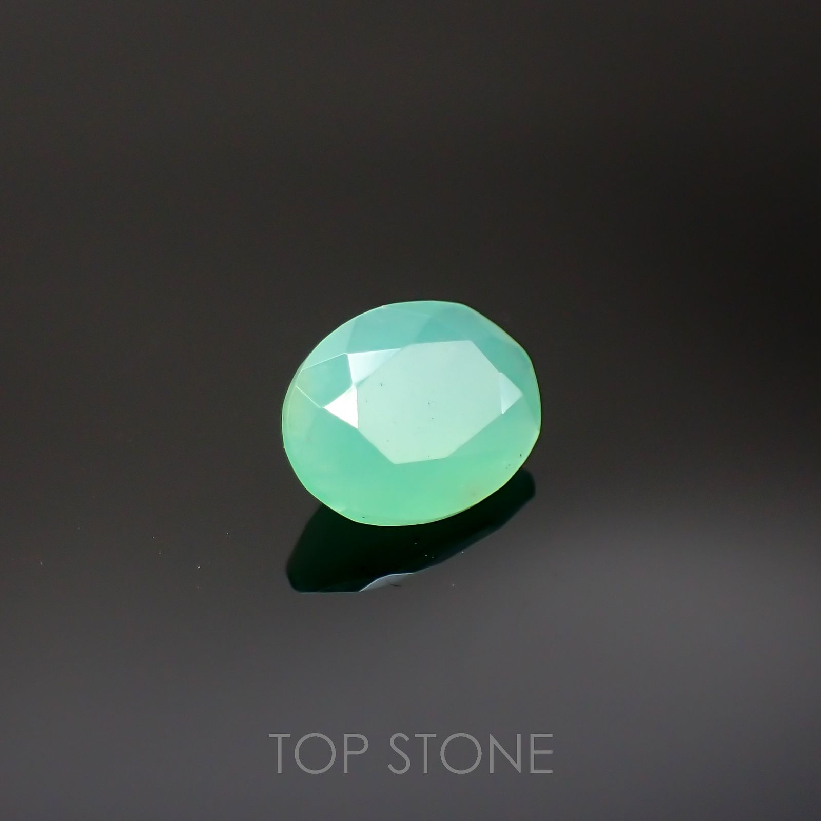 グリーンオパール 南アフリカ産 0.77ct[220717056]7.9x6.1mm前後