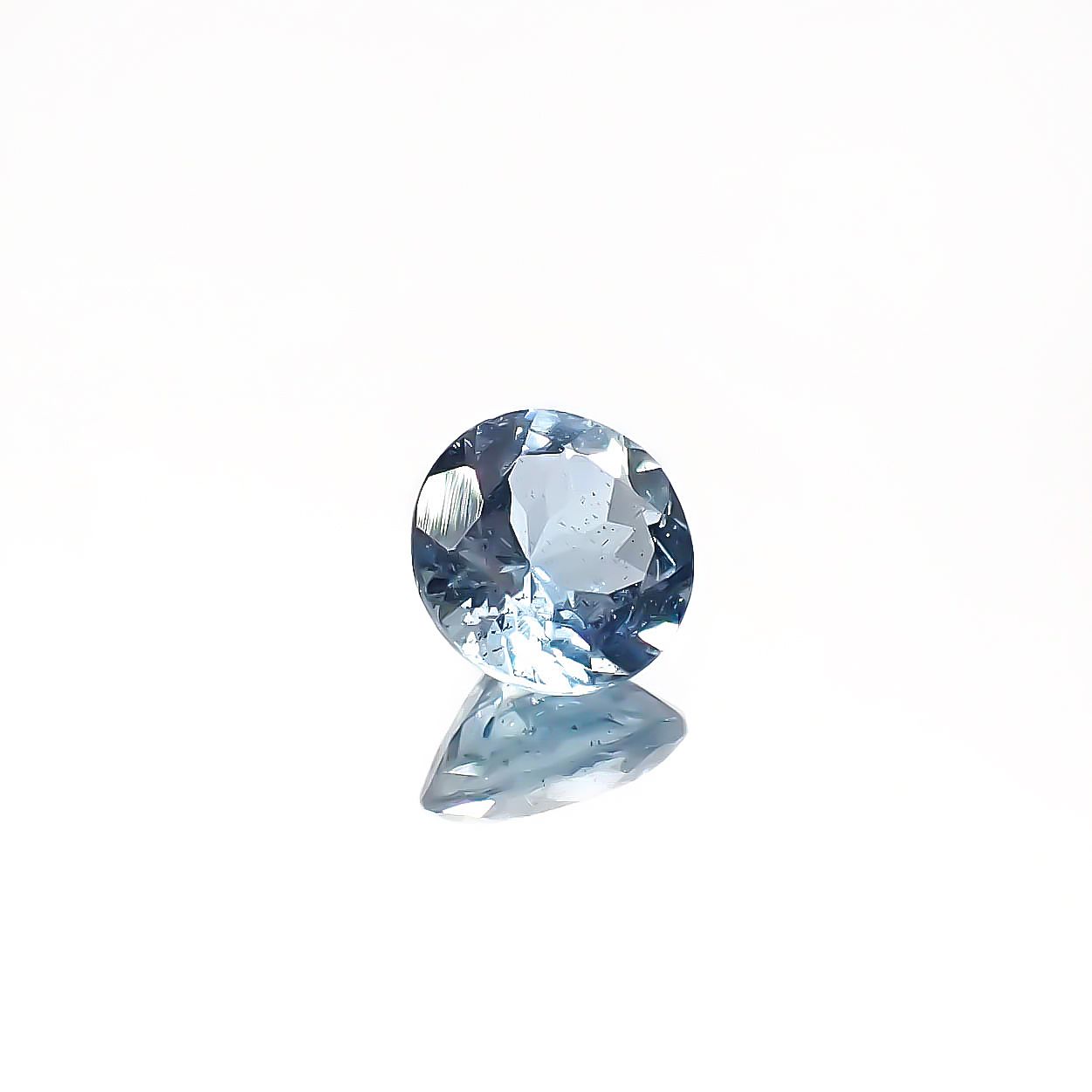 アクアマリン サンタマリアカラー ナイジェリア/マダガスカル産 0.68ct[240225975]6x5.9mm前後