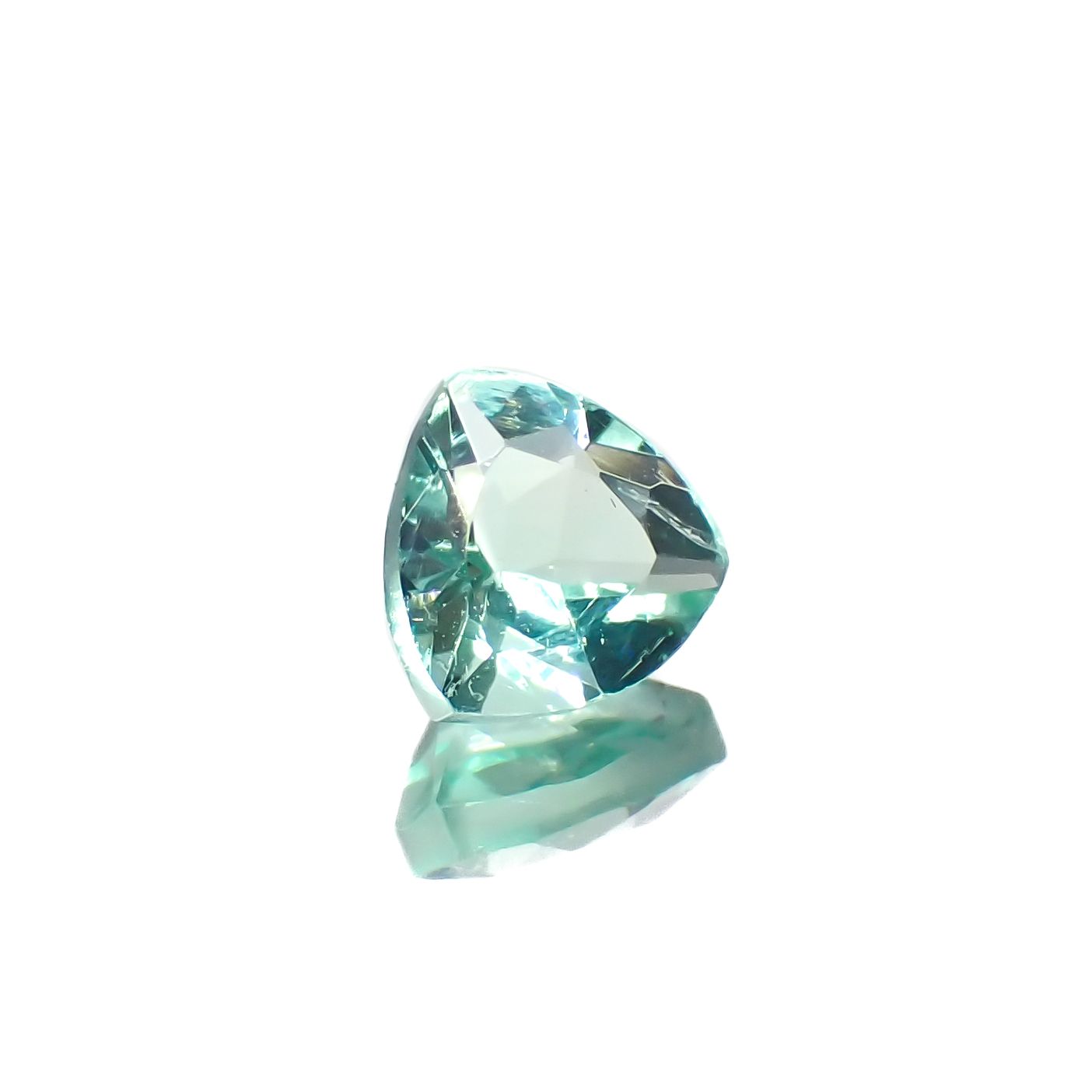 フローライト フルオレッセンス イギリス・ロジャリー鉱山産 0.74ct[230923326]5.7x5.6mm前後
