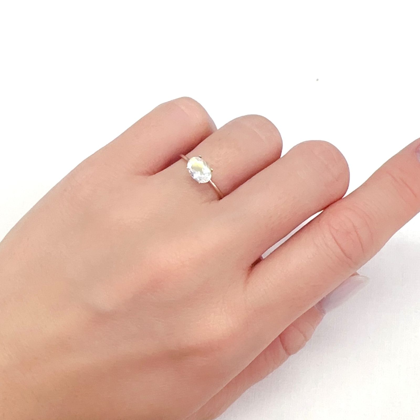 レインボームーンストーン インド・タミルナードゥ産 0.82ct[231224466]7.3x5mm前後