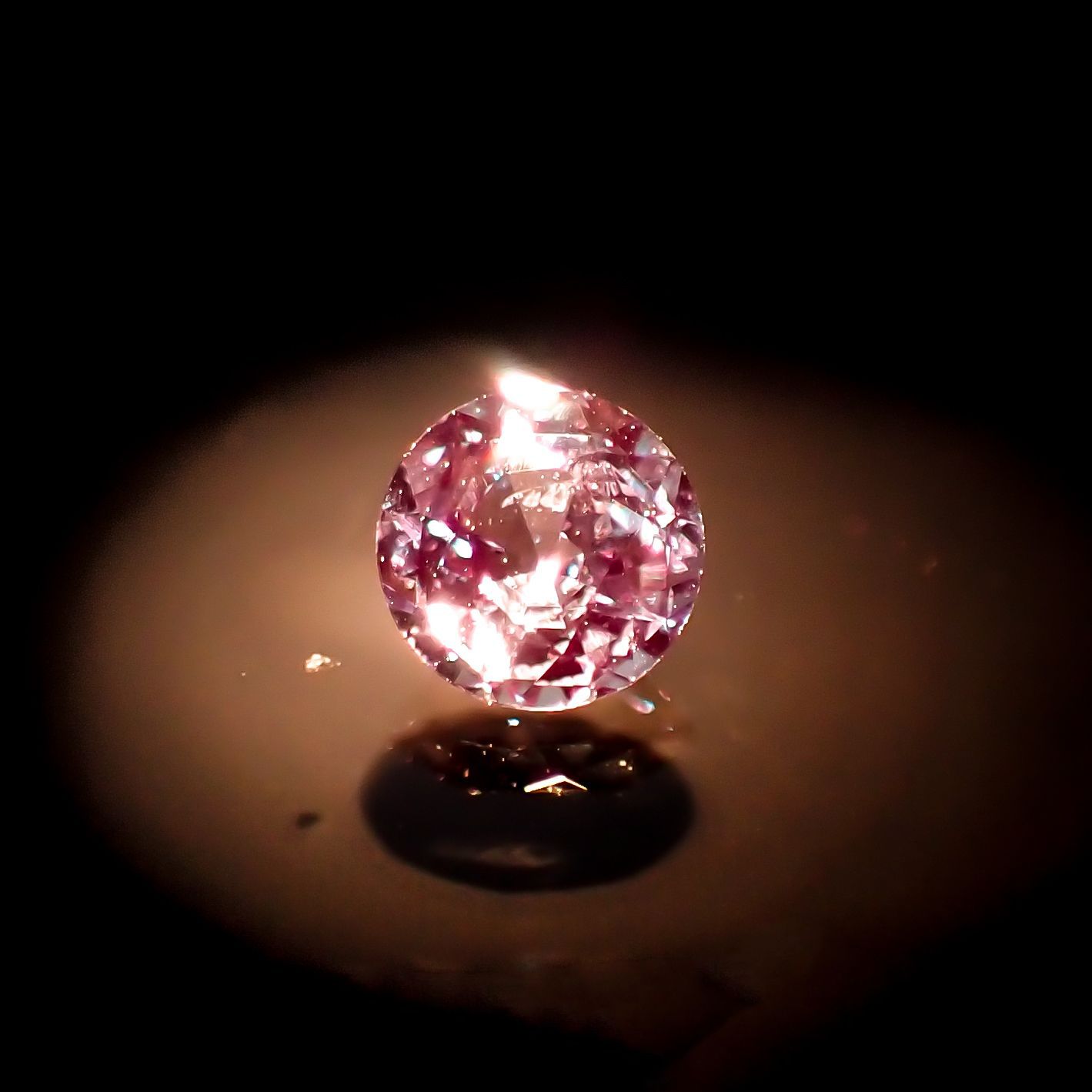 アレキサンドライト(宝石名アレキサンドライト)ブラジル産/EmeraldMains社製 0.148ct ソ付(彩珠)[220516025]3.2x3.2mm前後