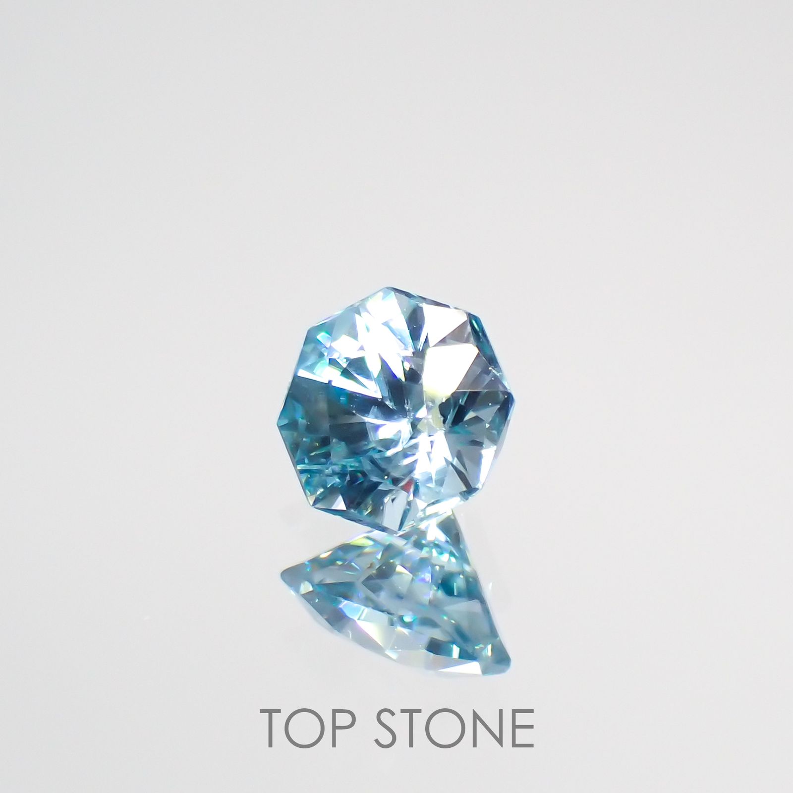 ◇オクタゴンカット◇ブルージルコン カンボジア産 ルース 0.73ct[210913358]4.9×4.9mm前後