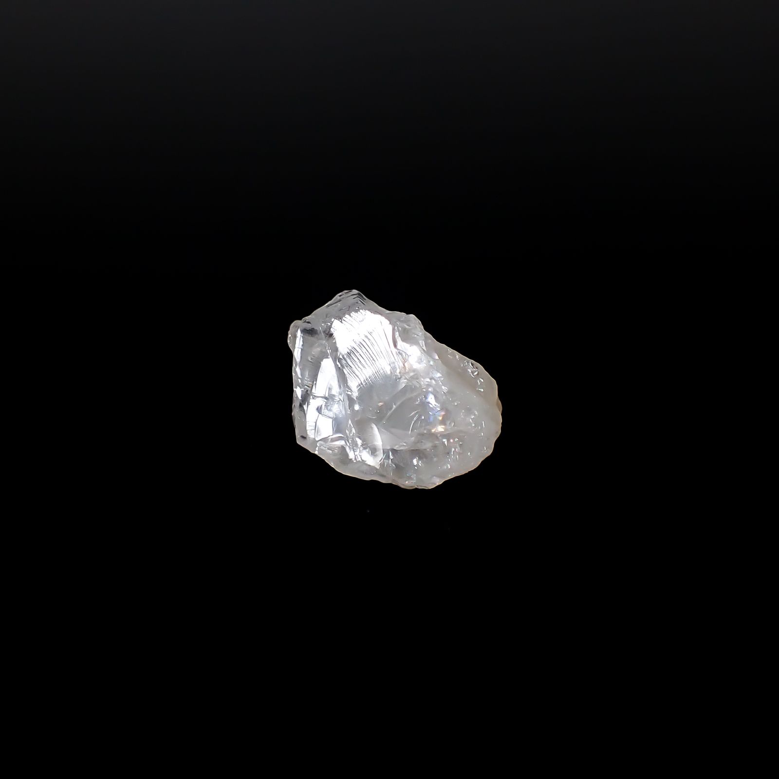 フェナカイト原石 ロシア産 9.18ct / 15x10.4mm前後 [260532174]