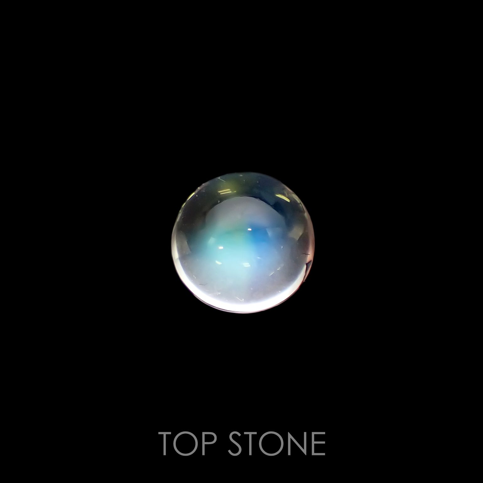 レインボームーンストーン(宝石名アンデシン)インド・タミルナードゥ州産 0.78ct 識別済[220515819]5.8x5.7mm前後