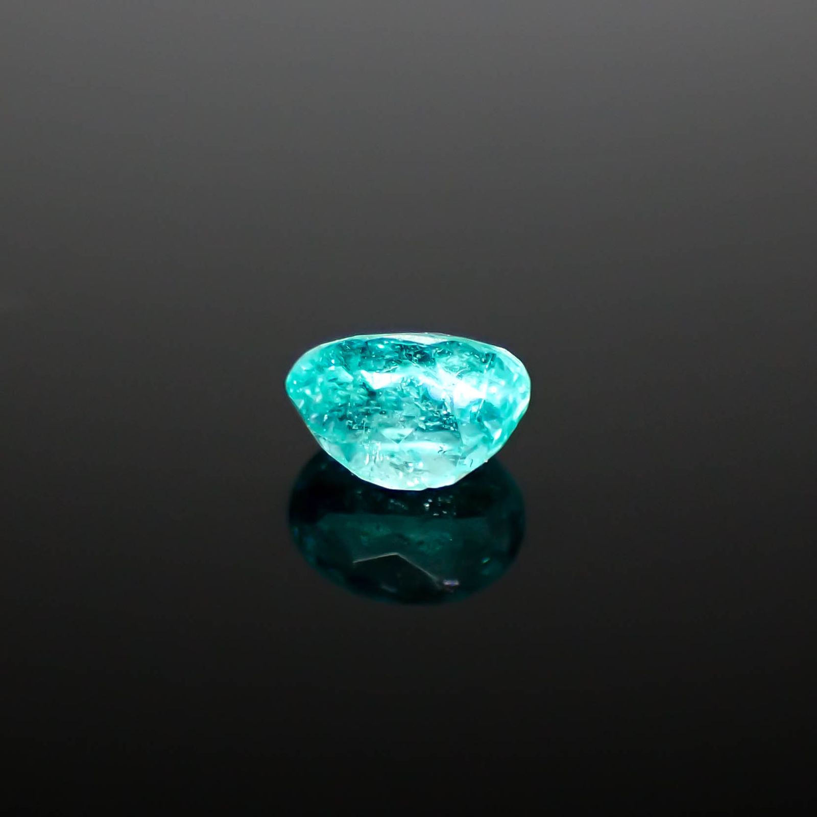 パライバトルマリン ブラジル産 0.18ct [250730737]4x2.9mm前後