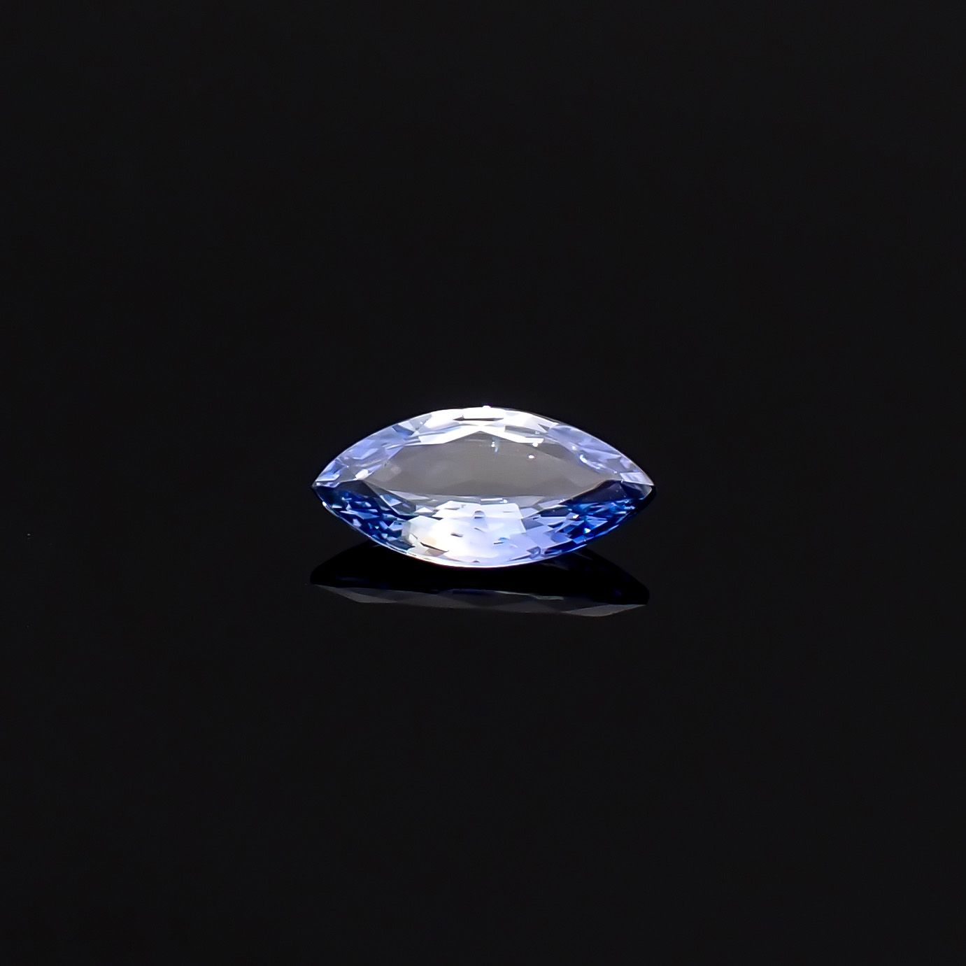 アイスブルーサファイア スリランカ/マダガスカル産 0.45ct / 7.6x3.7mm前後 [260632472]