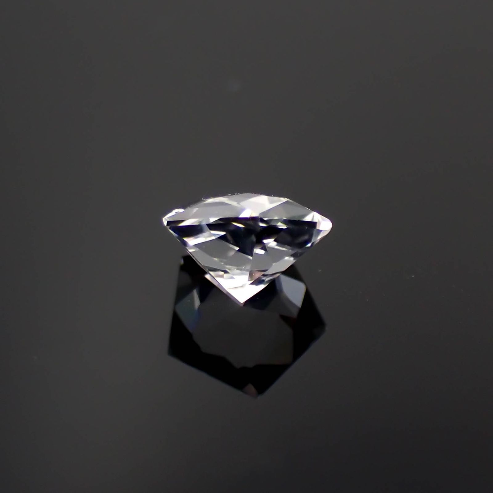 ◇カスタムペンタゴンカット◇ゴッシェナイト(宝石名ゴッシェナイト)ブラジル産 0.63ct 識別済[221219392]5.8x6mm前後