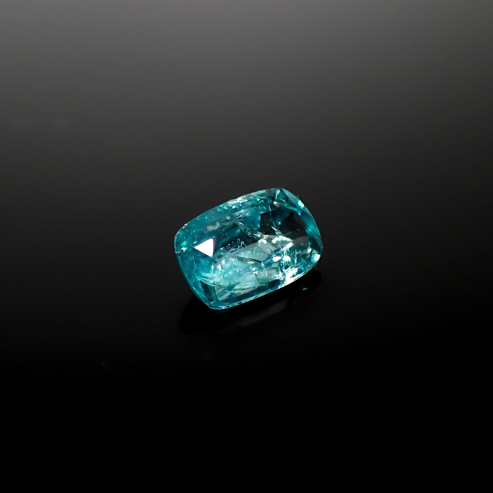 グランディディエライト マダガスカル産 0.68ct[240728562]7x4.5mm前後