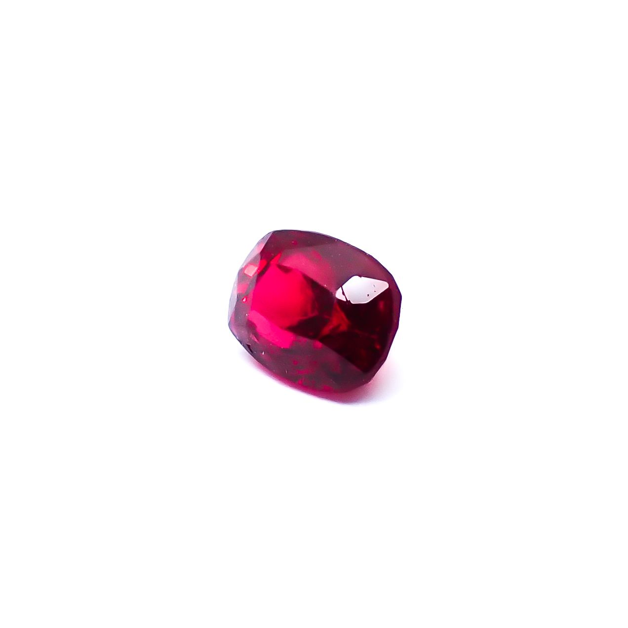 ジェダイスピネル(宝石名スピネル/別名ジェダイスピネル)ビルマ産 GUILD鑑付 0.60ct / 5.33x3.94mm前後 [260732539]