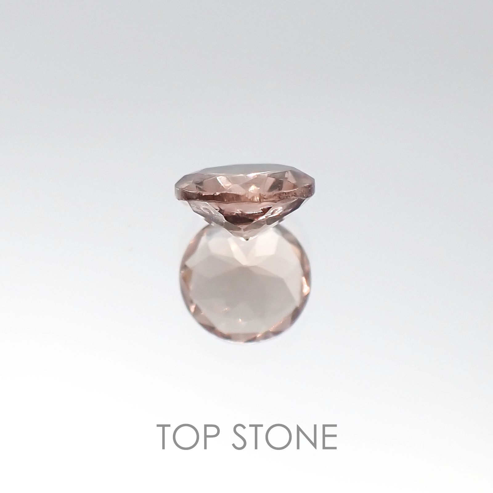 カラーチェンジマラヤガーネット タンザニア産 ルース 0.57ct[20106083]5.1×5mm前後