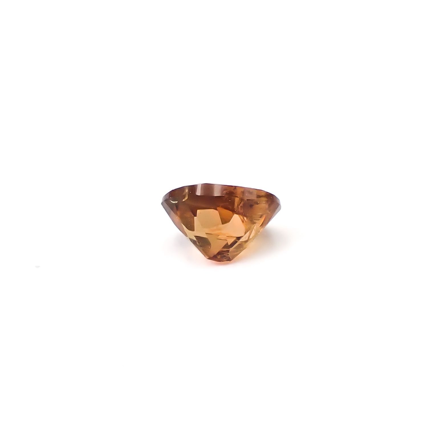 ゴールデンアイオライト(宝石名コーディエライト)マダガスカル産 識別済 0.27ct / 4.8x3.8mm前後 [260532194]