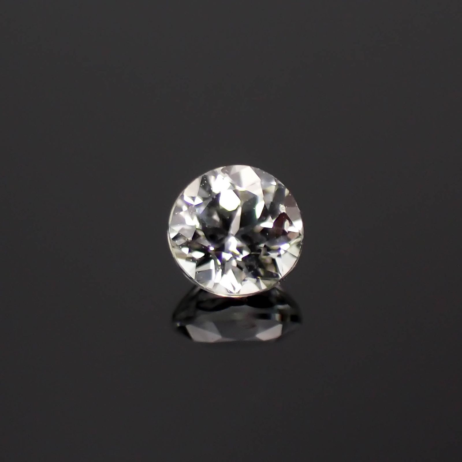リューコガーネット ビルマ産 0.20ct[230421421]3.4x3.4mm前後