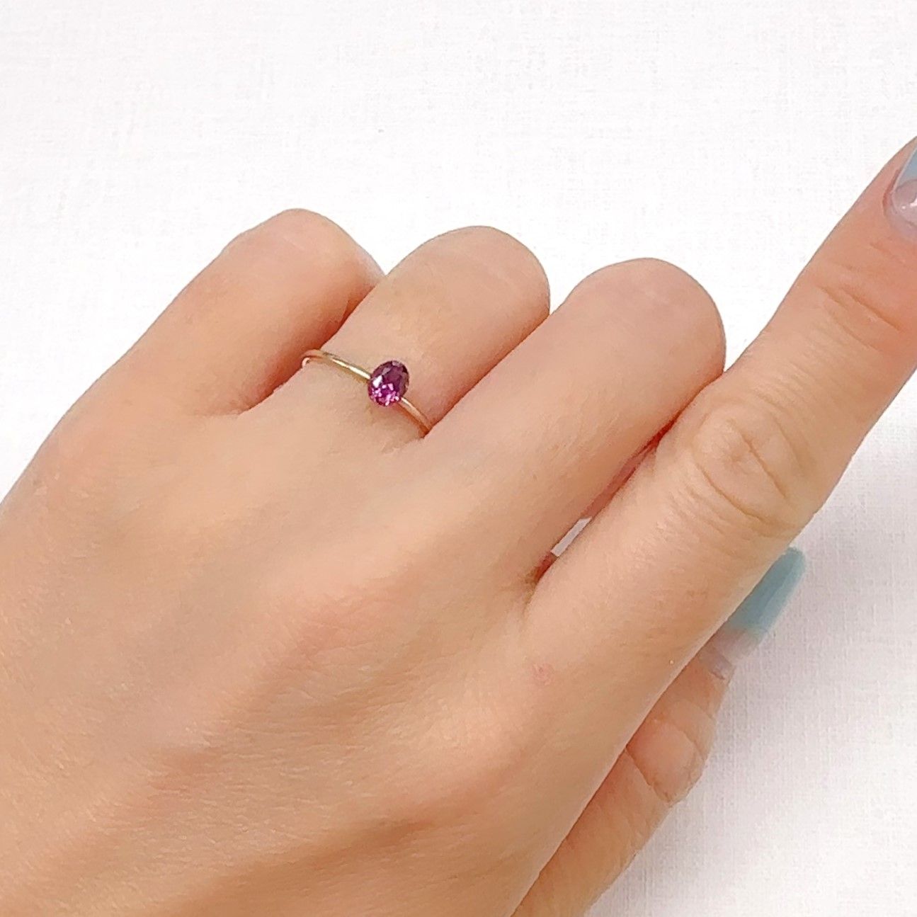 グレープガーネット(宝石名ガーネット)ブラジル産 0.49ct 識別済[240928710]5.1x3.9mm前後