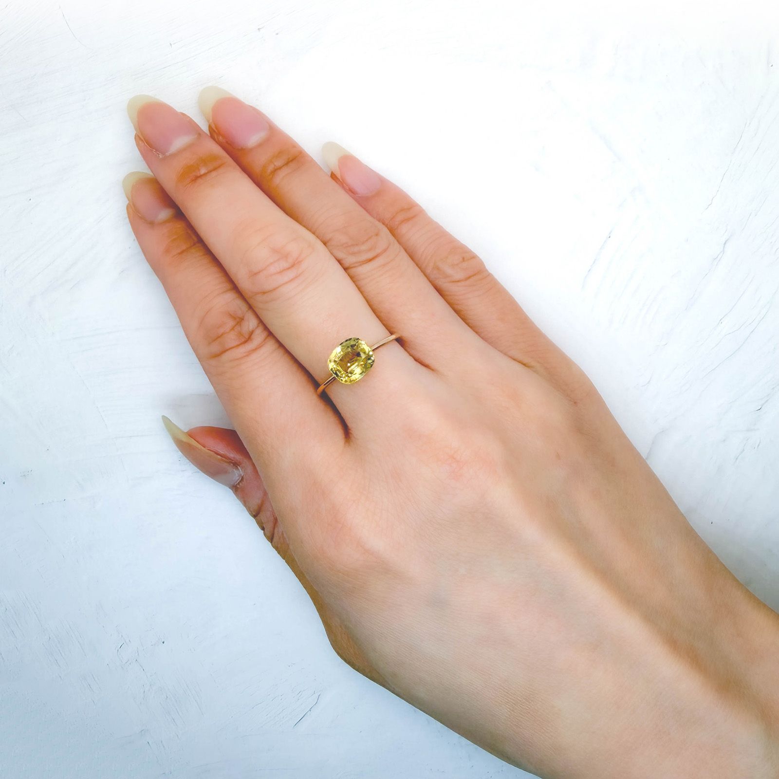 イエロージルコン スリランカ/カンボジア産 2.59ct / 7.7x6.7mm前後 [260932968]