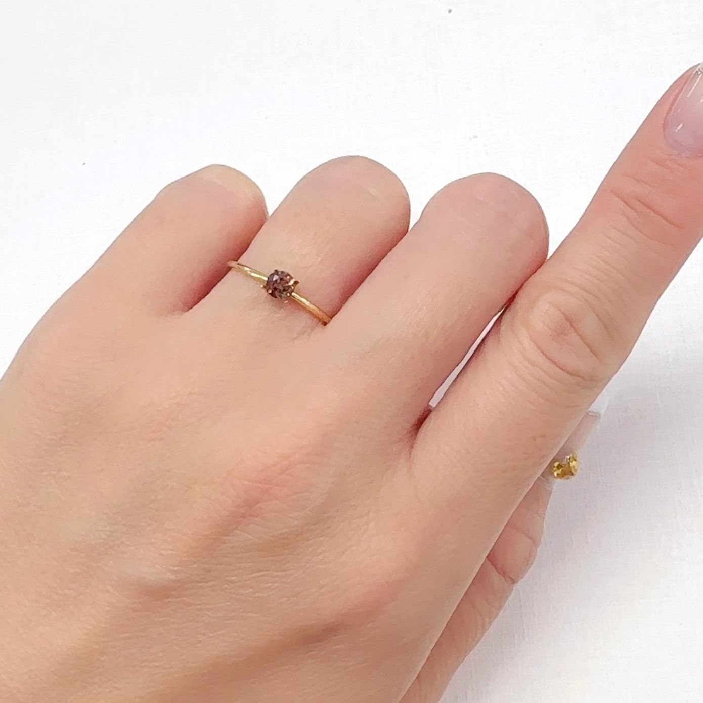 アキシナイト パキスタン産 0.28ct[240628358]3.9x3.8mm前後