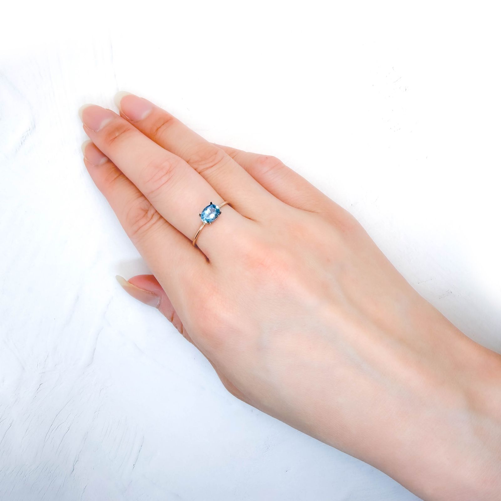 アクアマリン サンタマリアカラー ナイジェリア/マダガスカル産 0.57ct / 6.8x4.9mm前後 [260625976]