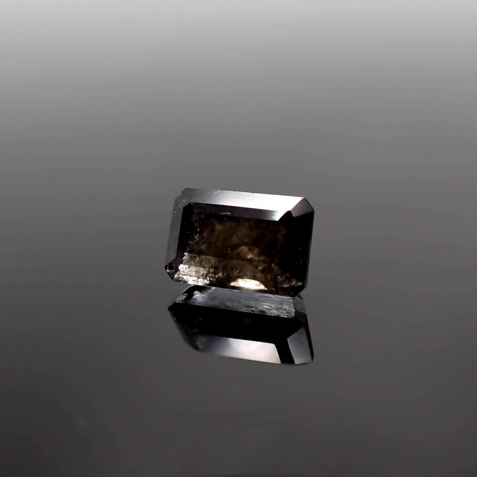 アベンチュリンアクアマリン(宝石名アクアマリン) ナイジェリア産 2.43ct 識別済[210712987]8.8×6mm前後