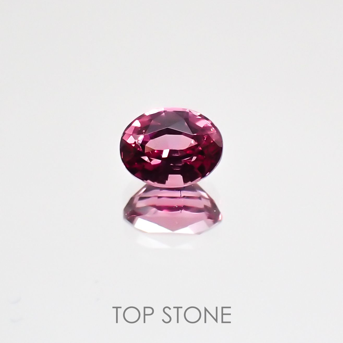 ホットピンクスピネル(宝石名ピンク・スピネル) タンザニア産 0.24ct 識別済[210510849]4×3mm前後