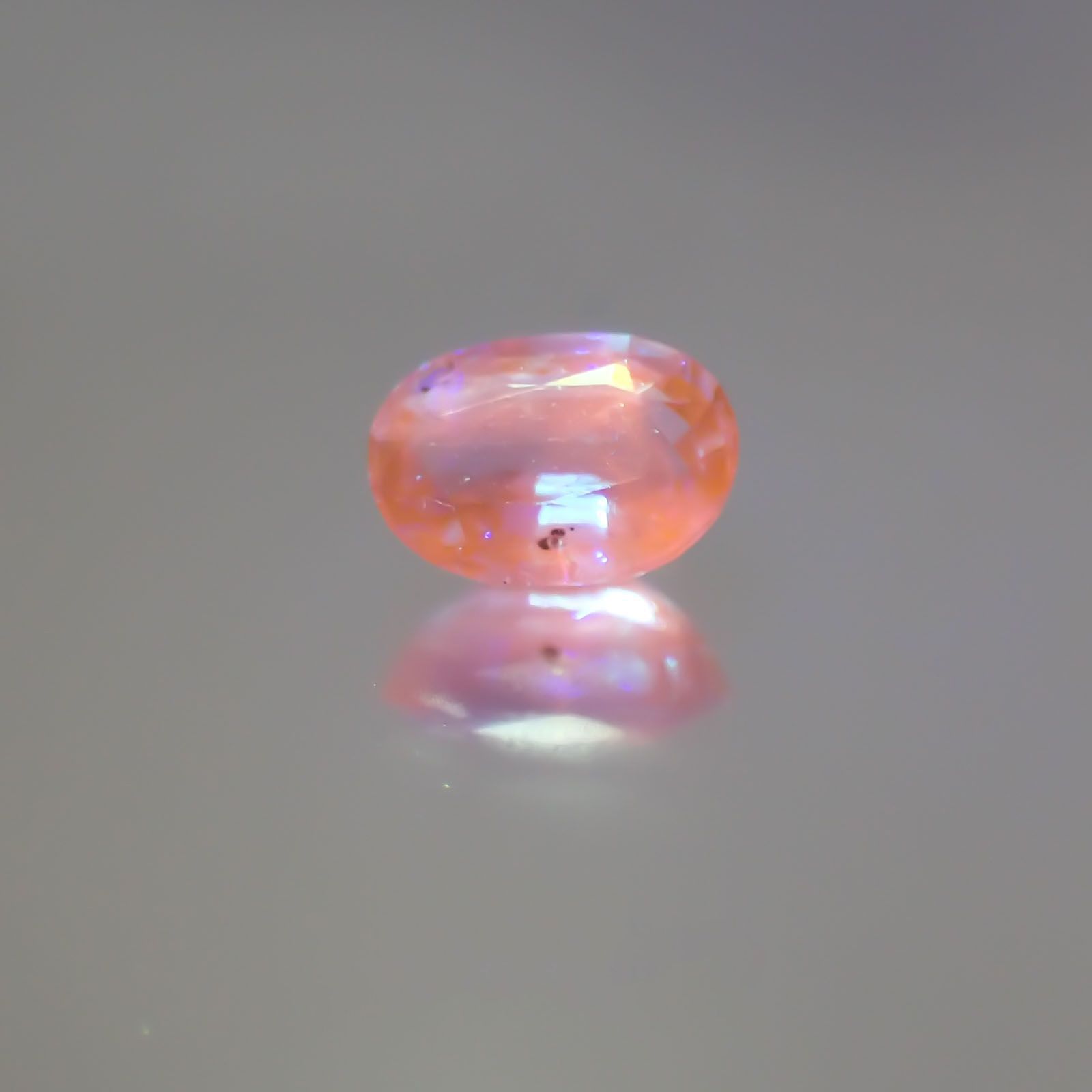 アウイナイト フルオレッセンス(宝石名アウイナイト) ドイツ産 0.299ct ソ付(日独)[19111572]5.3×3.8mm前後
