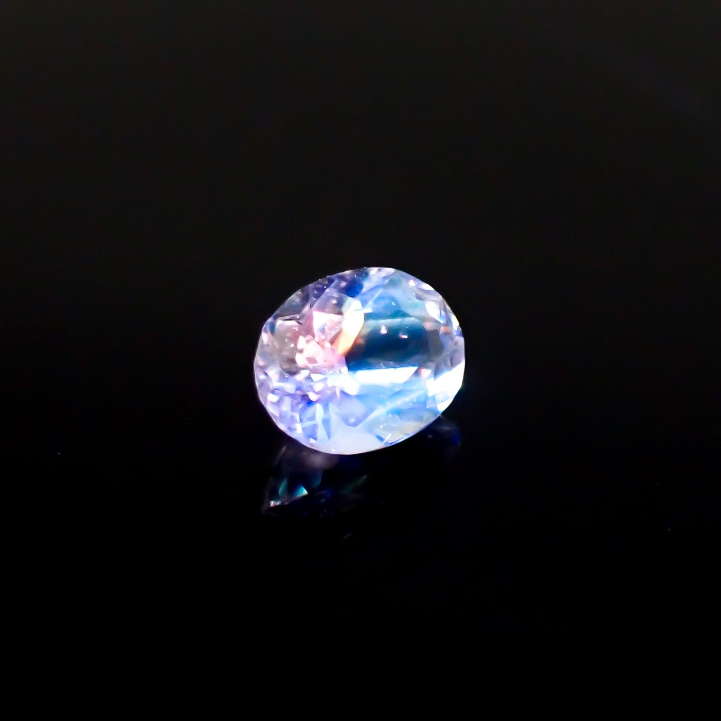 レインボームーンストーン(宝石名ラブラドライト)タンザニア産 0.29ct 識別済[241029205]4.9x3.8mm前後