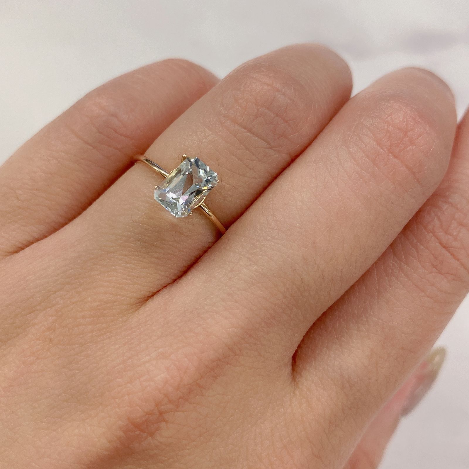 アクアマリン(宝石名アクアマリン) ナイジェリア産 1.08ct 識別済[19111502]7.5×5.1mm前後