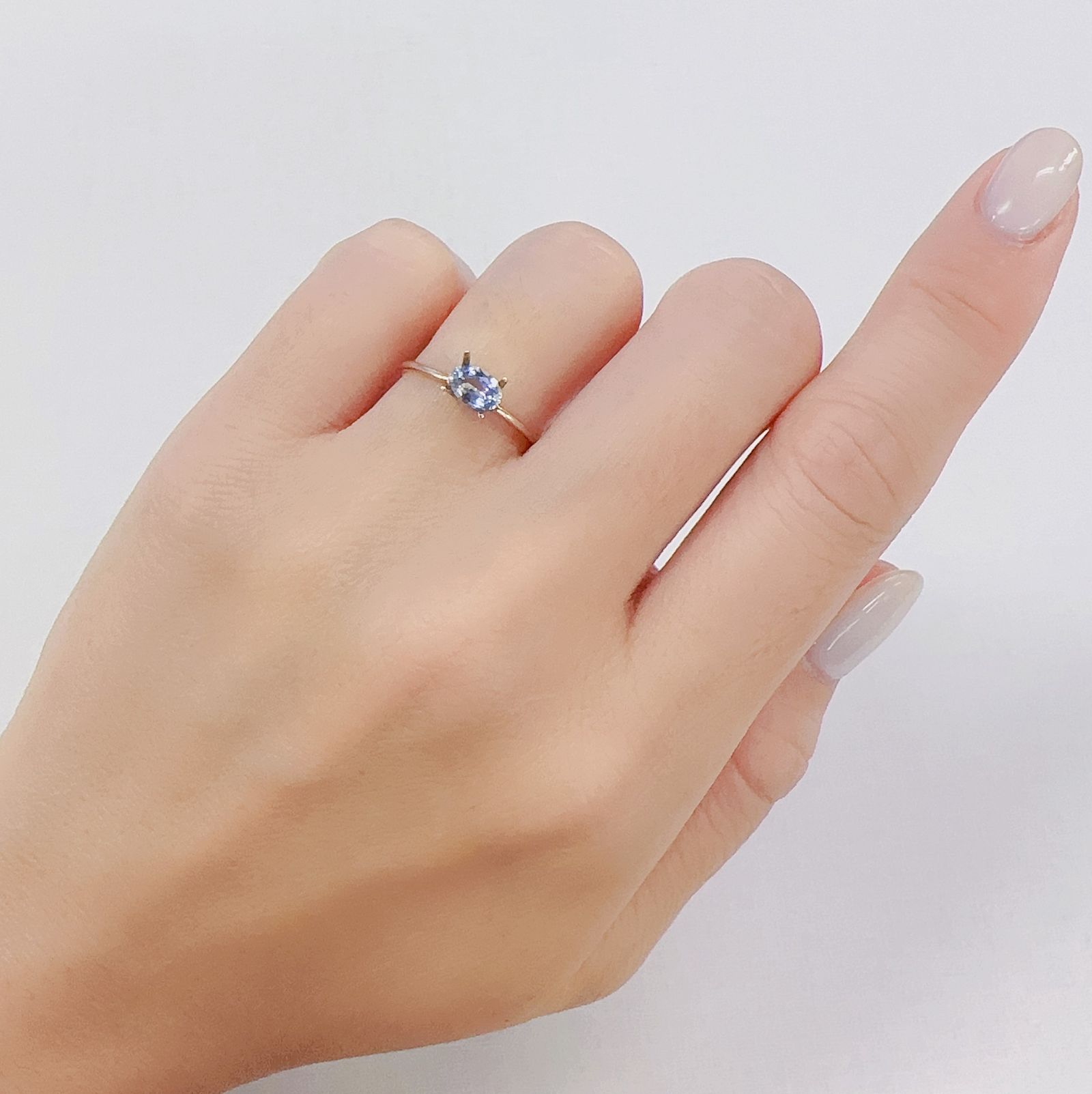 アイスブルーサファイア スリランカ産 0.50ct[230722691]5.8x3.9mm前後