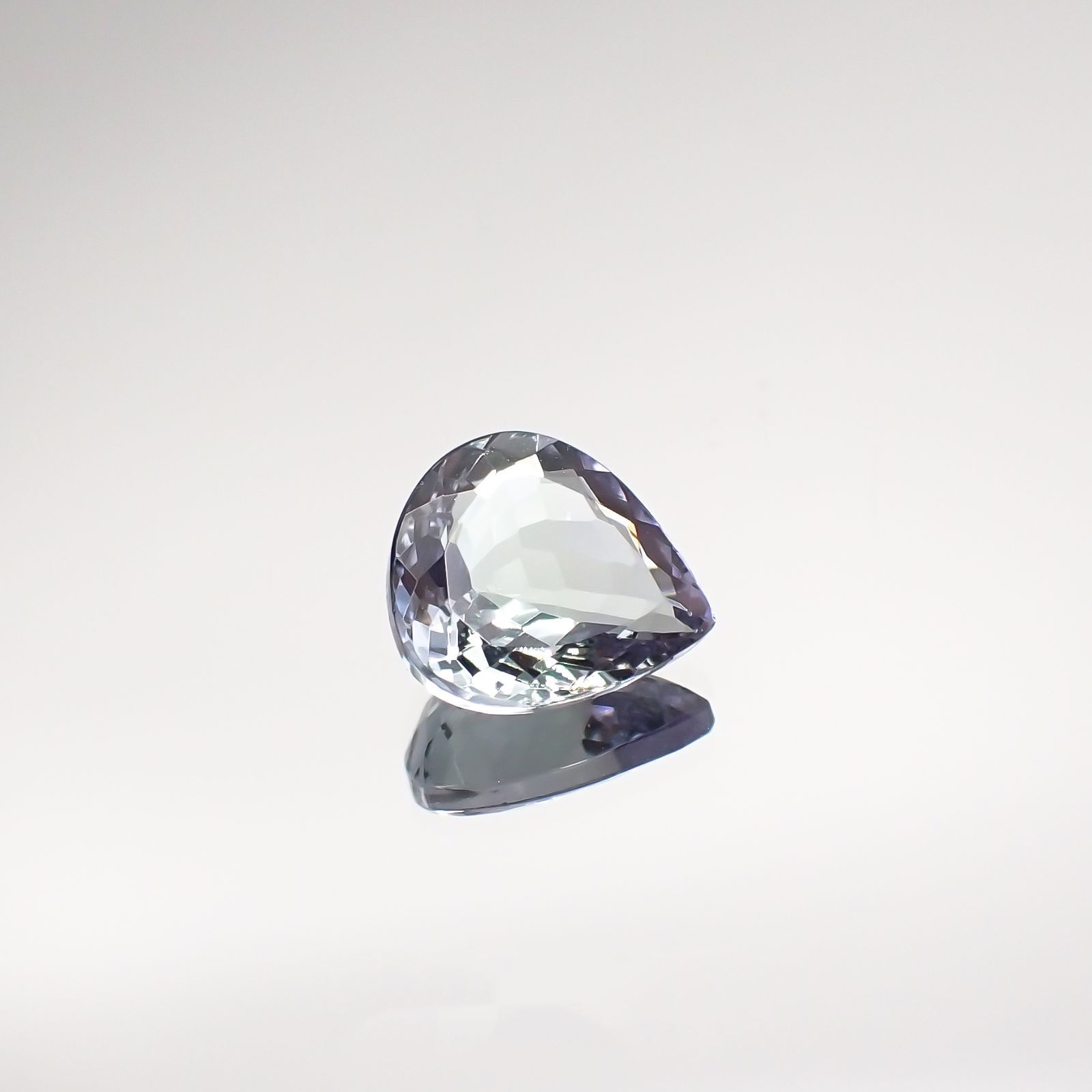 パーティカラータンザナイト(宝石名パーティカラード・ゾイサイト) タンザニア産 1.342ct ソ付(彩珠)[210711816]7.8×7.1mm前後