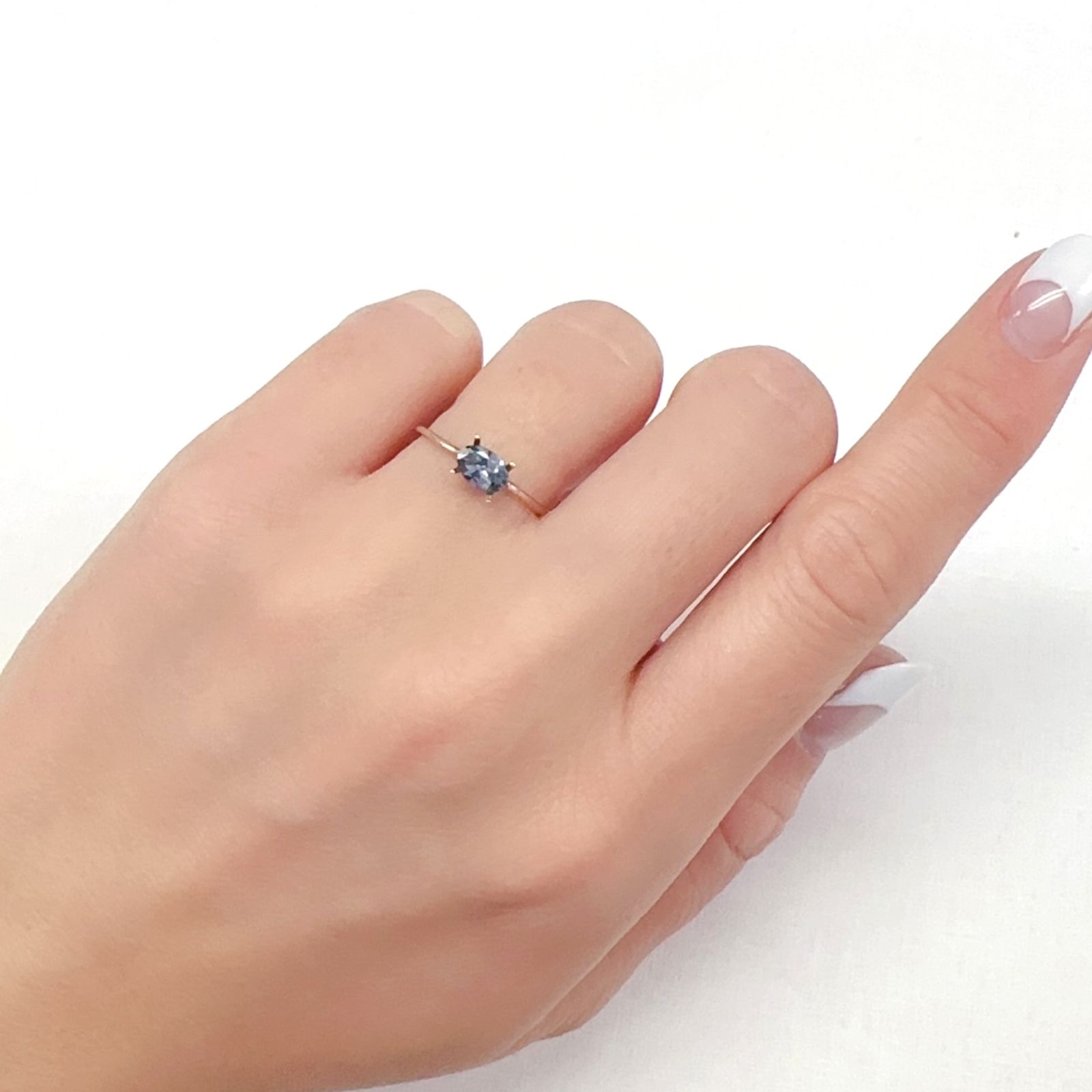 ブルーイッシュグレースピネル タンザニア産 0.46ct[231224885]6x4mm前後
