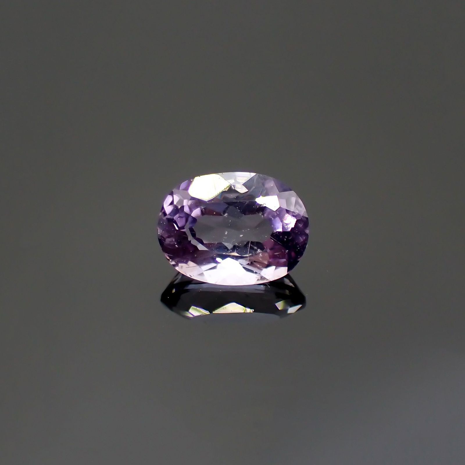 マリアライト(宝石名パープル・スキャポライト)スリランカ産 識別済 0.71ct / 6.8x5mm前後 [260514873]