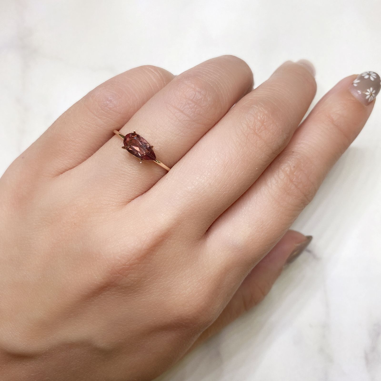ピンクアパタイト(宝石名アパタイト) ブラジル産 0.84ct 識別済[210912464]9×4.7mm前後