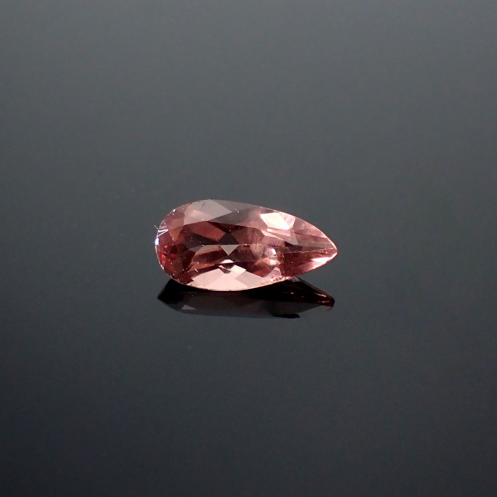 ピンクアパタイト ブラジル産 0.75ct / 8.7x4.3mm前後 [251024934]