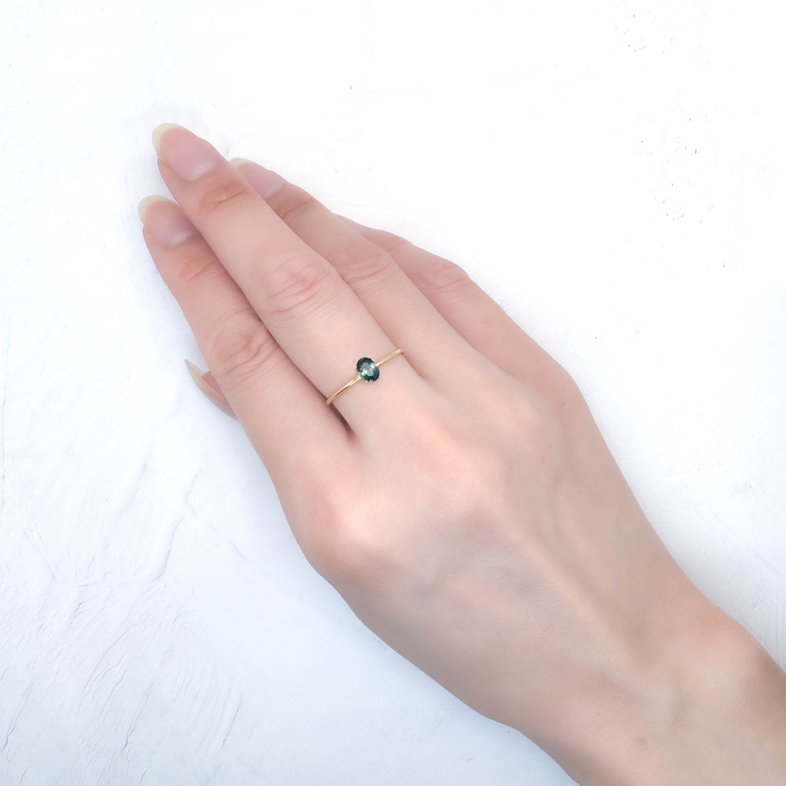 グランディディエライト マダガスカル産 0.26ct / 5x3.4mm前後 [251031291]