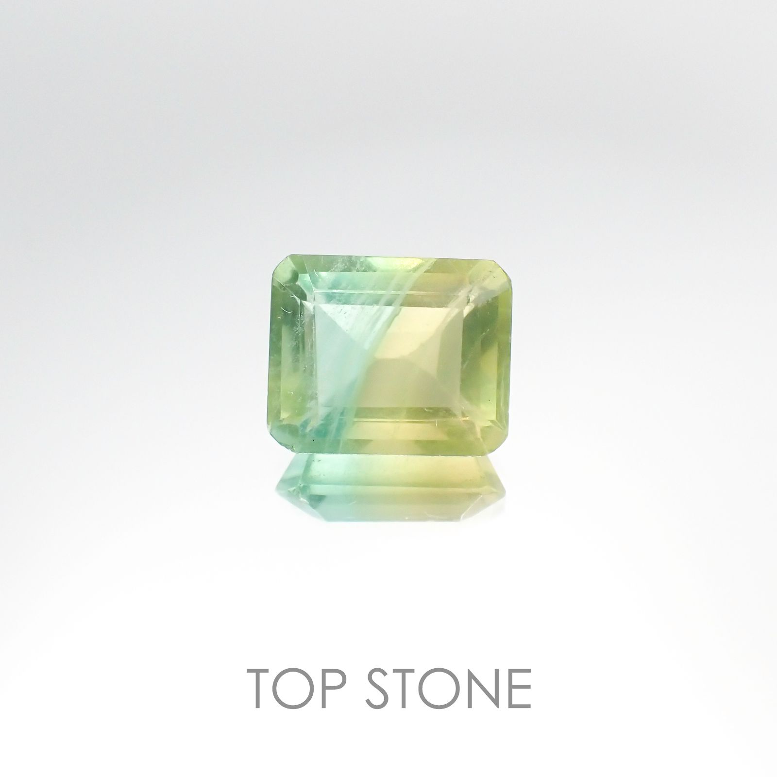 バイカラーフローライト ブラジル産 ルース 5.46ct[20106380]10.9×9mm前後