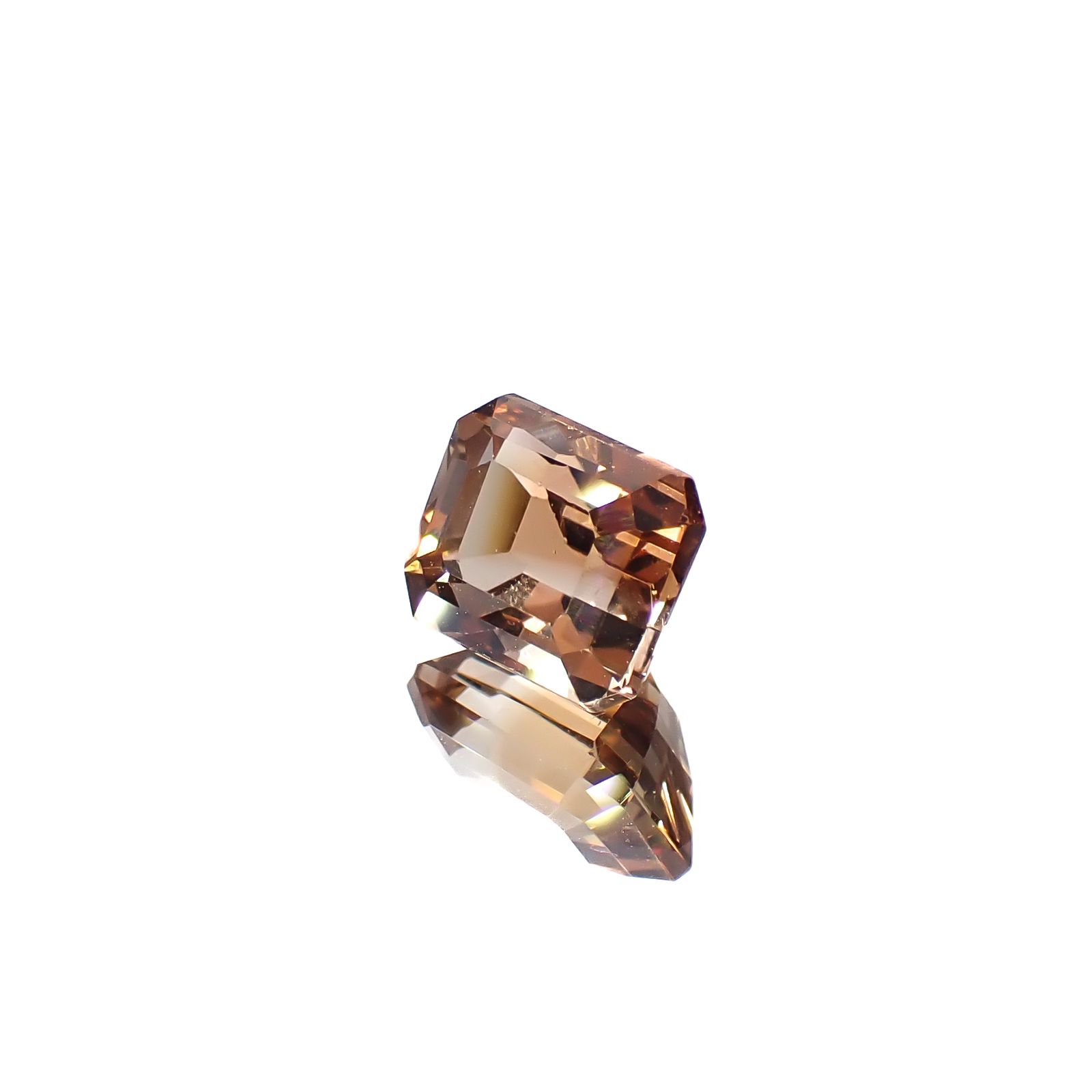 バイカラートパーズ ブラジル産 2.70ct [241129457]8.1x6.6mm前後