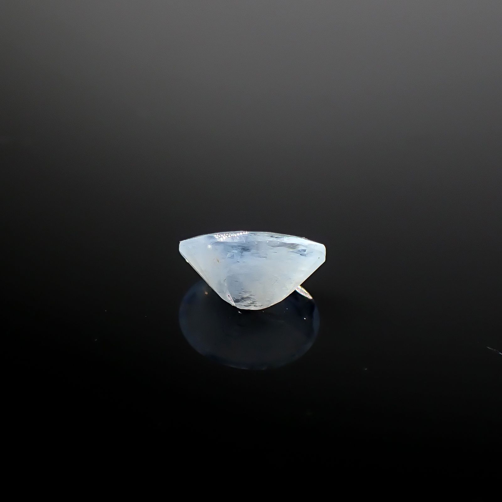 イリデッセンスアクアマリン ブラジル産 1.35ct [250730711]9.1x6.6mm前後