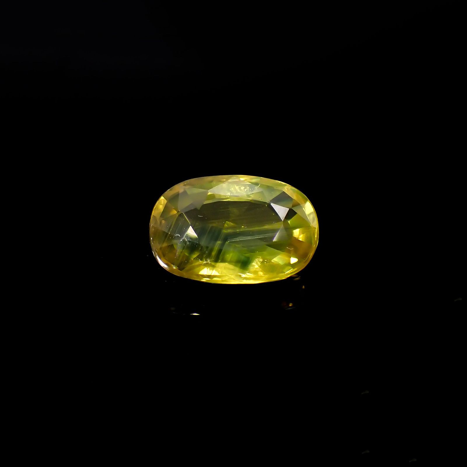 パーティカラーサファイア(宝石名パーティカラード・サファイア)タイ産 3.55ct 識別済[220717132]11x7.4mm前後