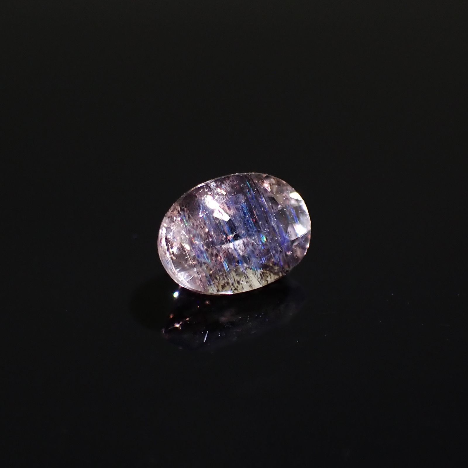 レインボースキャポライト ブラジル産 0.80ct[230320914]6.8x4.9mm前後