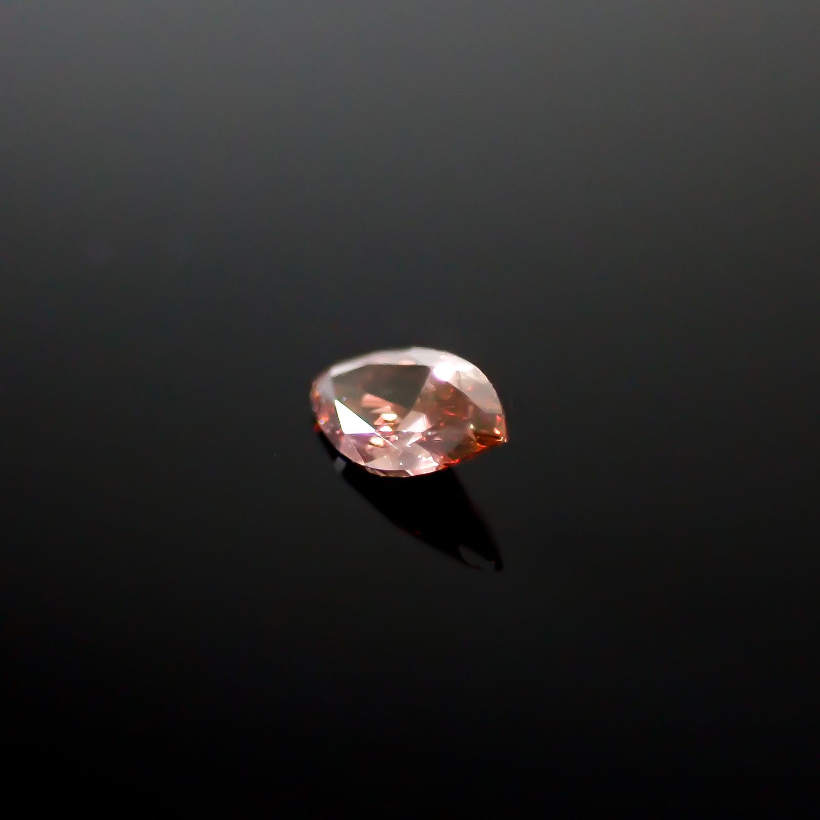 ピンクダイヤモンド(宝石名ダイアモンド VS-2/FANCY DEEP BROWNISH PINK) 0.068ct ソ付(AGT)[250129714]4.12x2.22mm前後