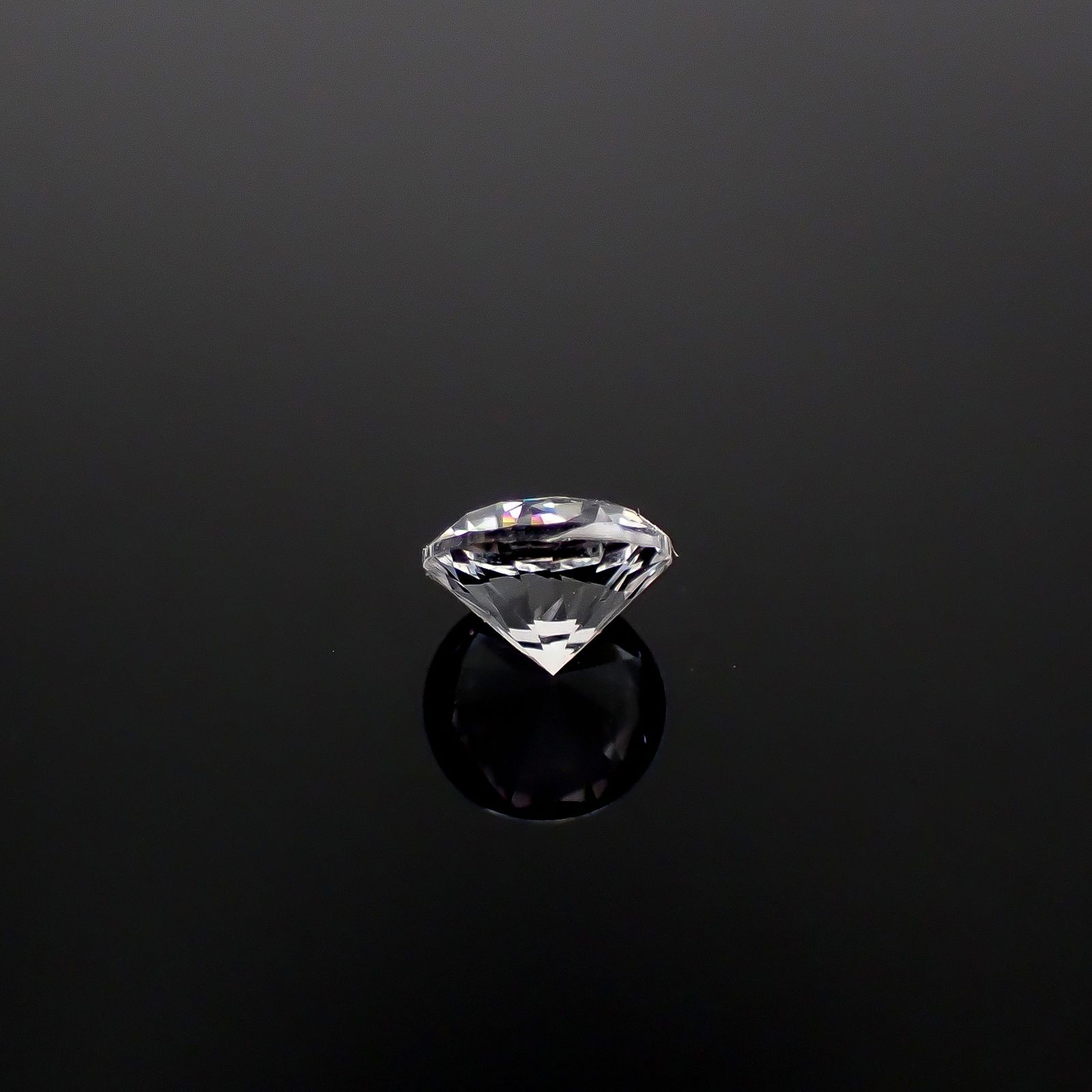 フェナカイト ロシア産 0.32ct / 4.4x4.4mm前後 [260231708]