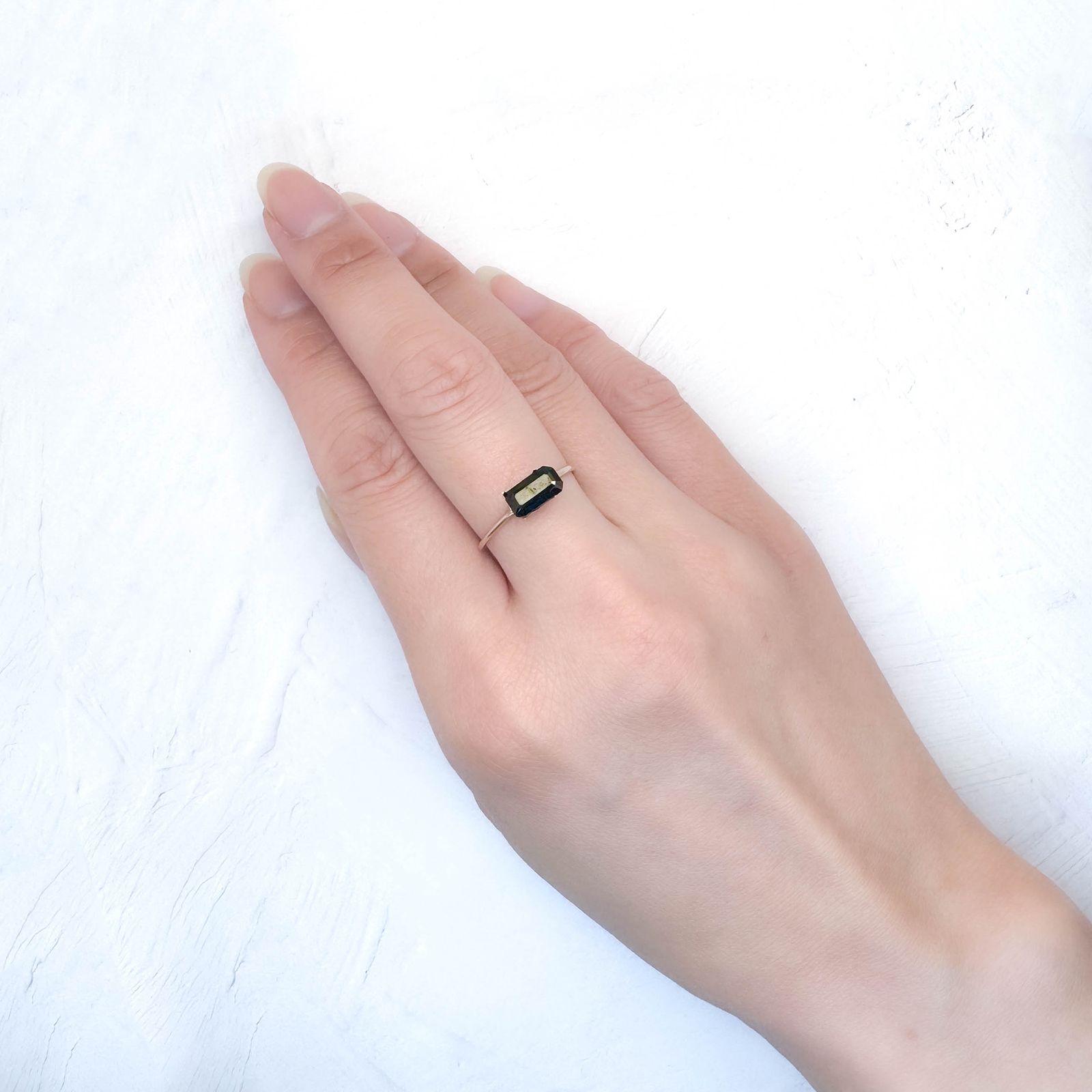 ルチル単結晶 ブラジル産 1.59ct / 8x4.5mm前後 [251031267]