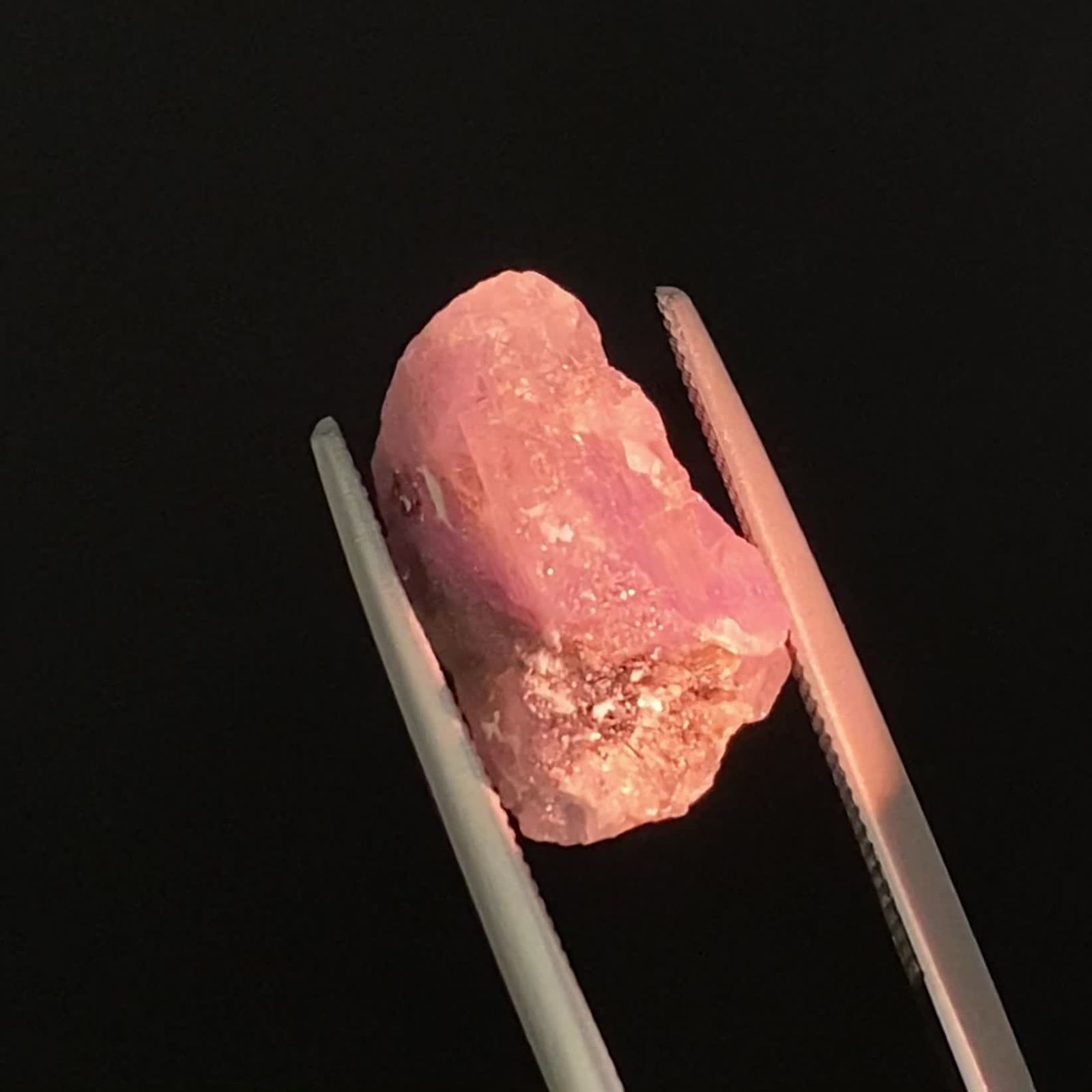 アレキサンドライト 原石 ロシア産 8.01ct / 15x10mm前後 [240427025